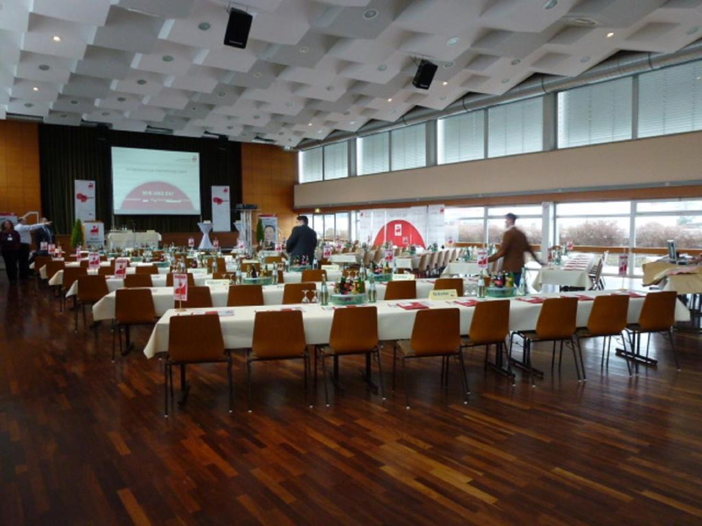 Hotel Wetterau - Self-Check-In Wolfersheim Bagian luar foto