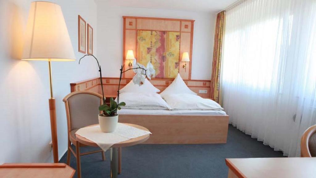 Hotel Wetterau - Self-Check-In Wolfersheim Bagian luar foto
