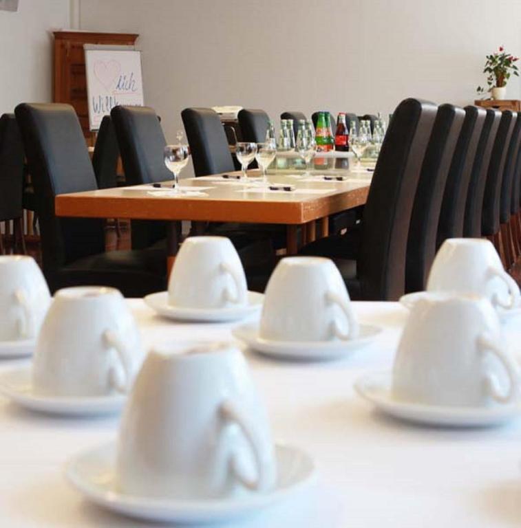 Hotel Wetterau - Self-Check-In Wolfersheim Bagian luar foto