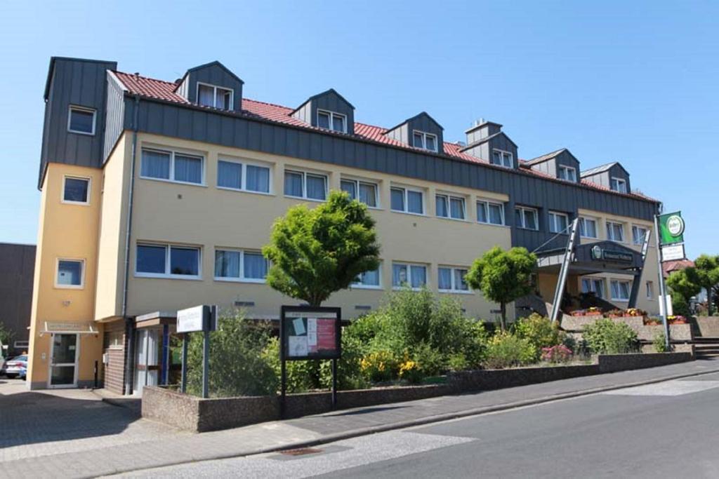 Hotel Wetterau - Self-Check-In Wolfersheim Bagian luar foto