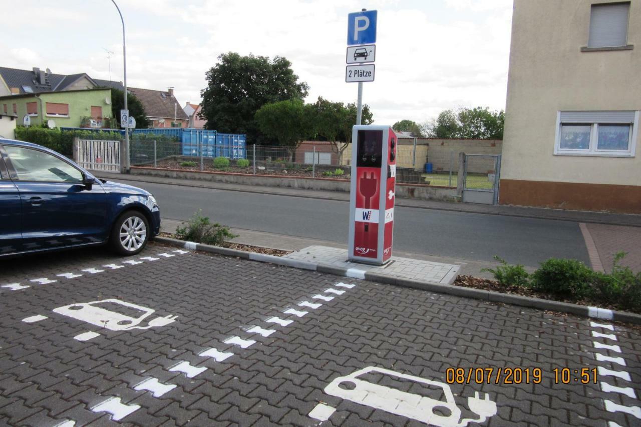 Hotel Wetterau - Self-Check-In Wolfersheim Bagian luar foto
