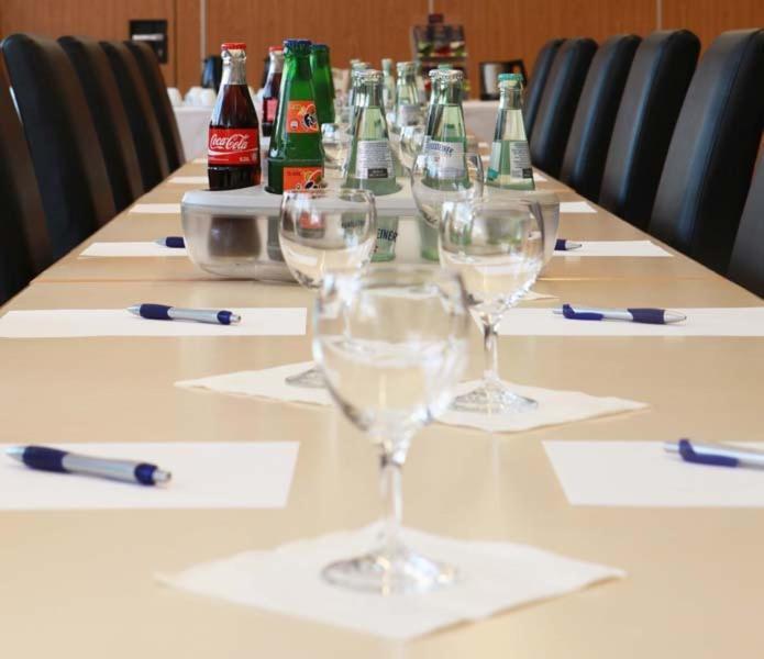 Hotel Wetterau - Self-Check-In Wolfersheim Bagian luar foto